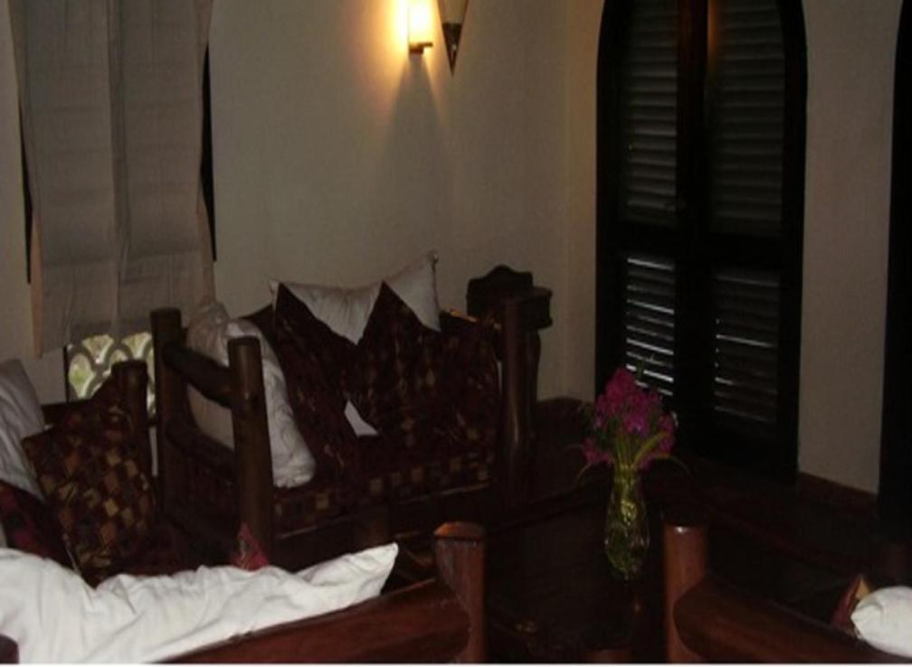Hill Park Hotel - Tiwi Beach Стая снимка
